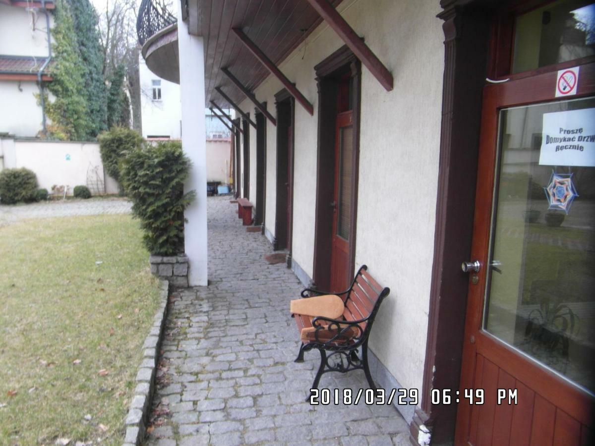 Iwona Hostel - Budget Rooms With Private Bathrooms Sopot Esterno foto