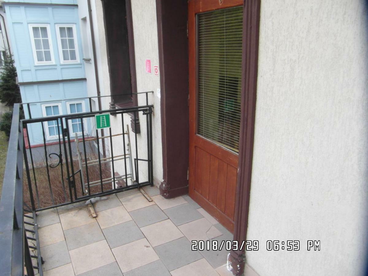 Iwona Hostel - Budget Rooms With Private Bathrooms Sopot Esterno foto